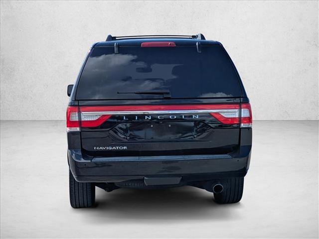 Used 2017 Lincoln Navigator Reserve image 6