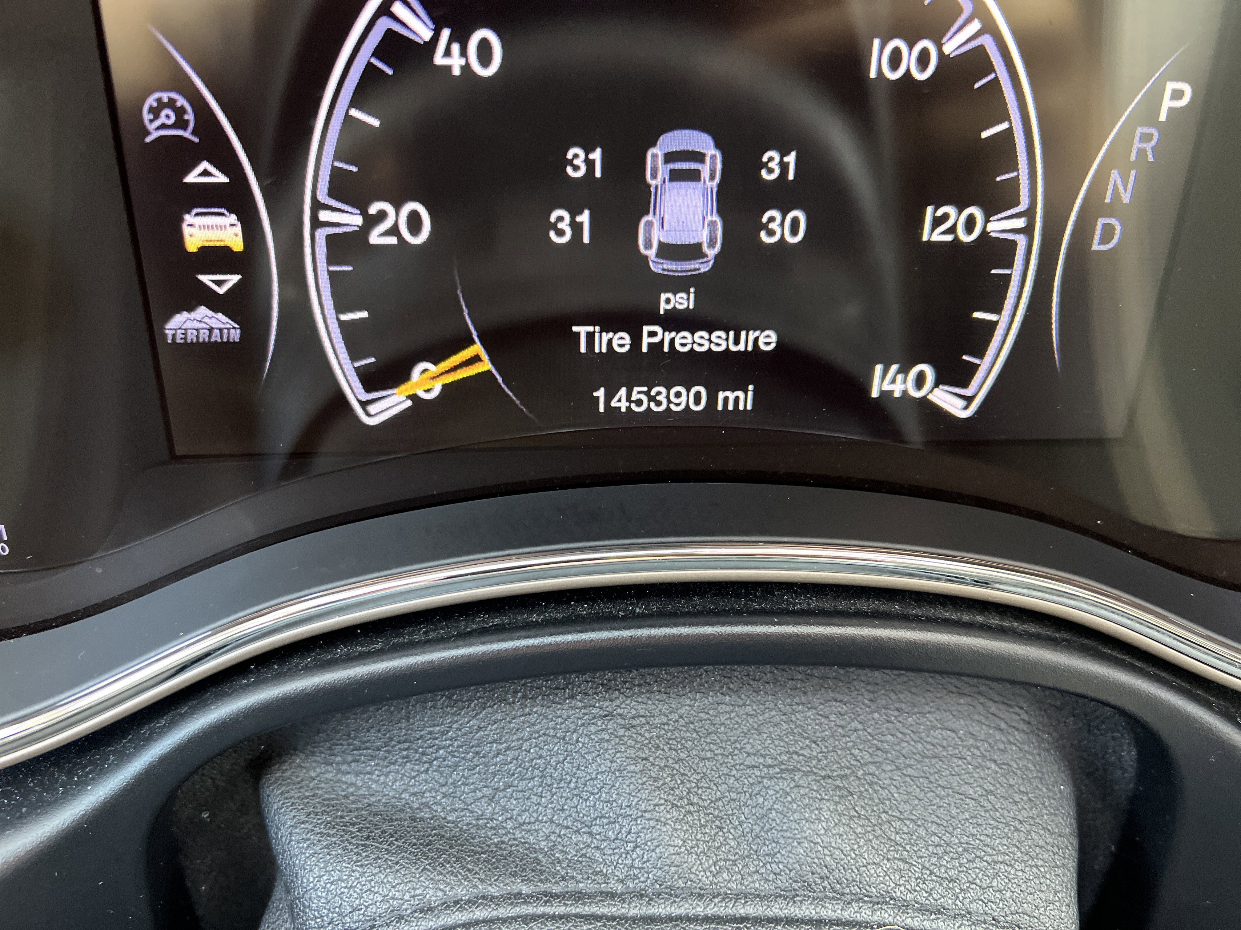 Used 2017 Jeep Grand Cherokee Overland w/ Jeep Active Safety Group image 21