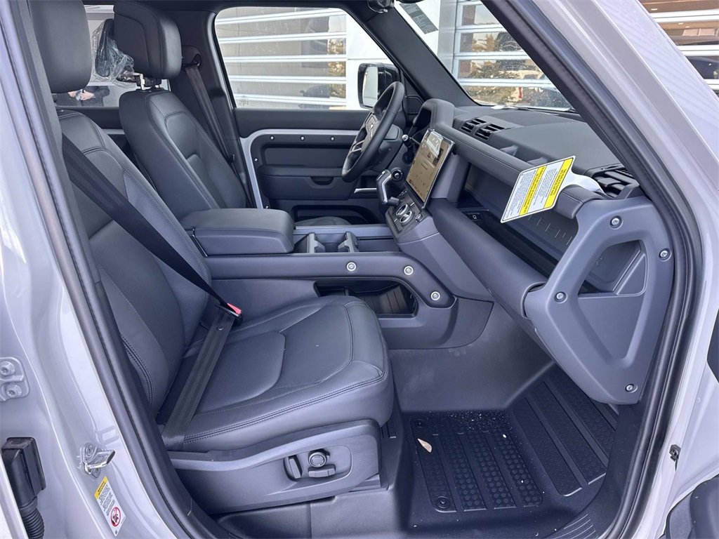 New 2026 Land Rover Defender 110 S image 9