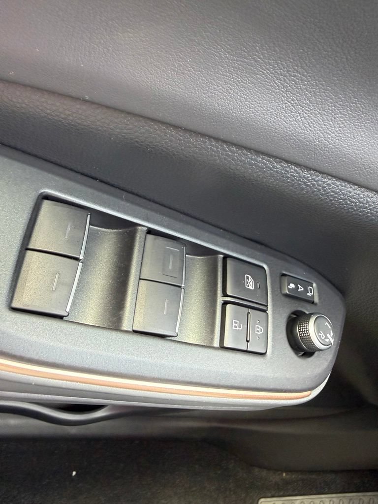 Used 2023 Toyota Crown AWD/4WD image 18