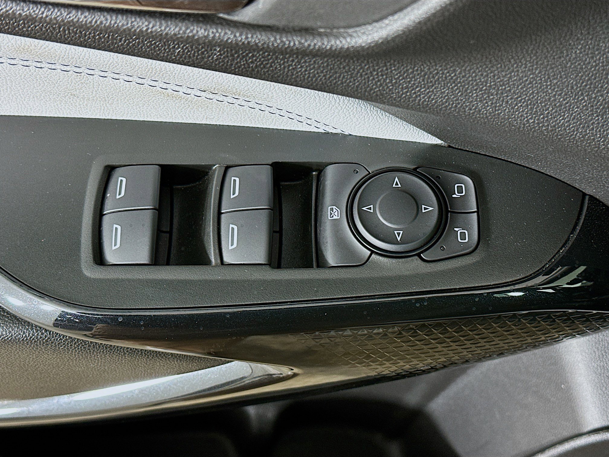 Used 2025 Chevrolet Trax LT image 15