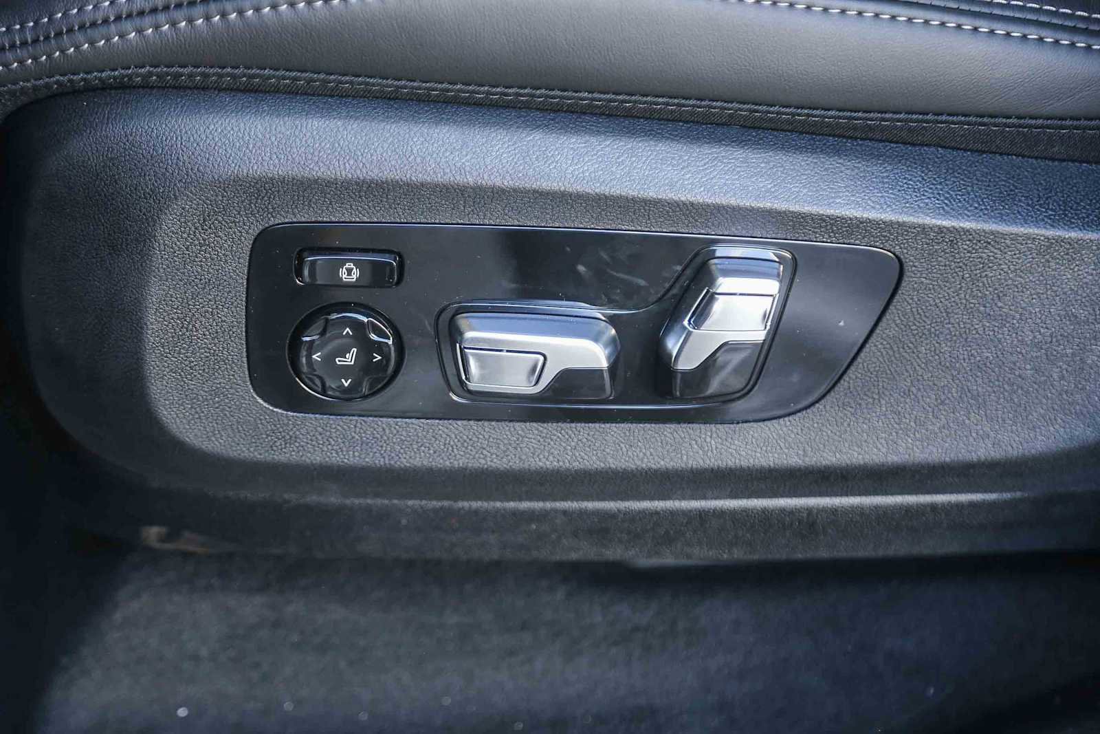 New 2026 BMW X7 M60i image 19