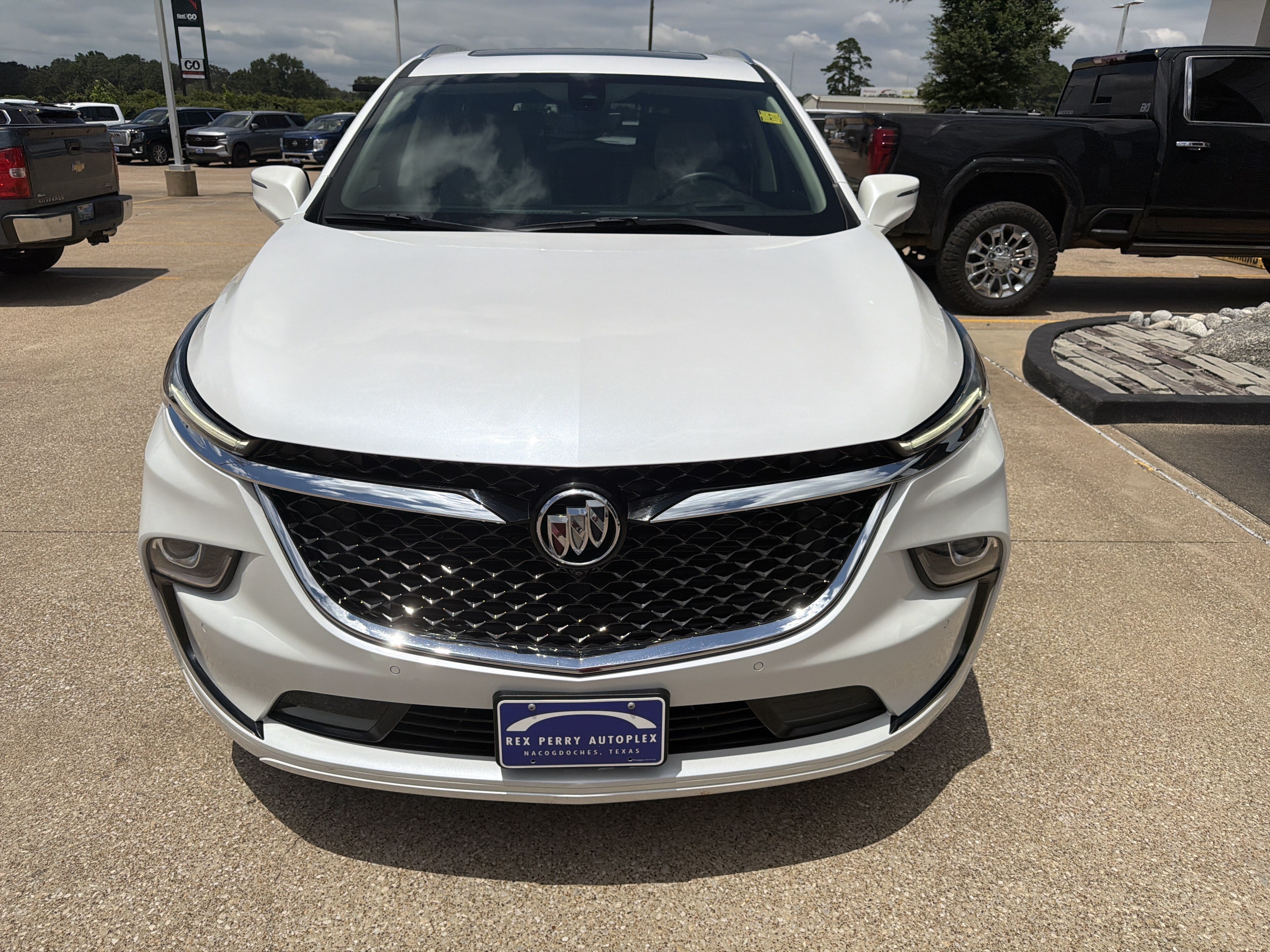 Used 2022 Buick Enclave Avenir FWD image 31