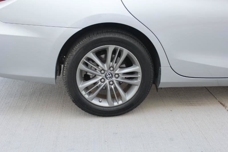 Used 2017 Toyota Camry SE FWD image 33