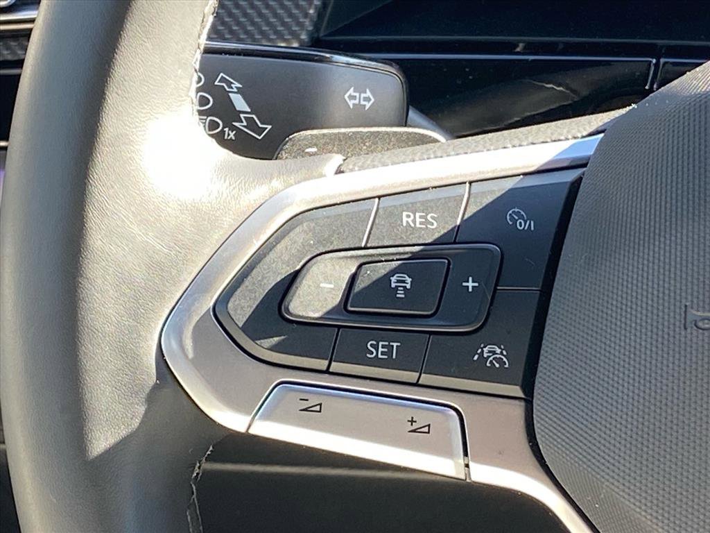 Certified 2025 Volkswagen Atlas Cross Sport SEL Premium R-Line image 7