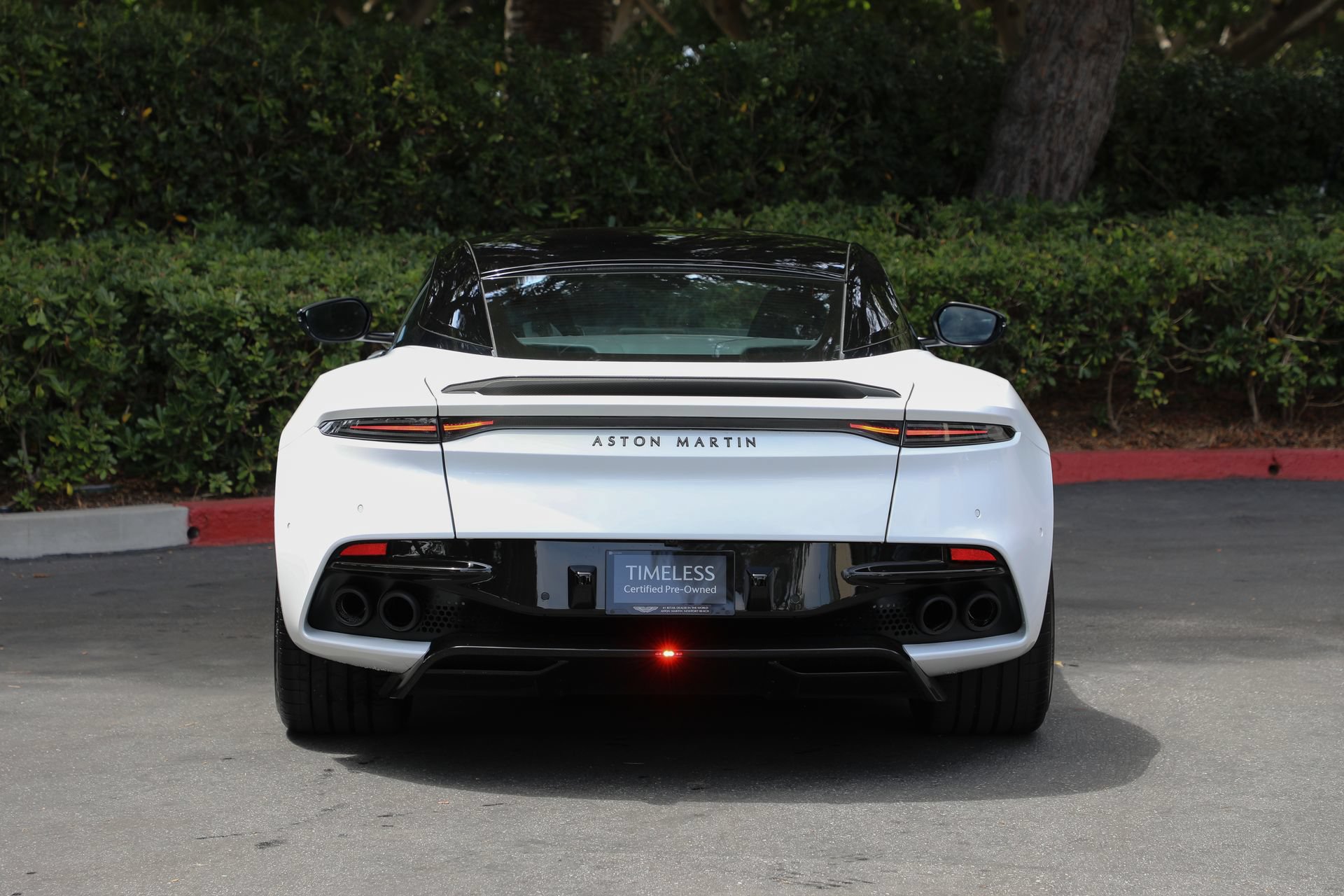 Used 2023 Aston Martin DBS Coupe RWD image 6