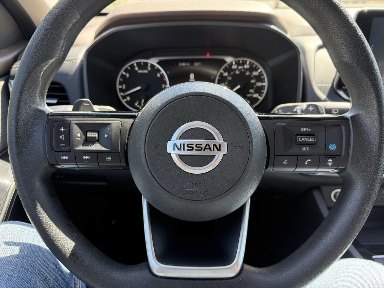 Used 2021 Nissan Rogue SV FWD image 14