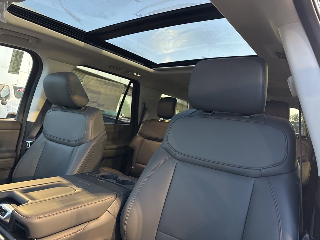 New 2025 Ford Expedition Active image 22