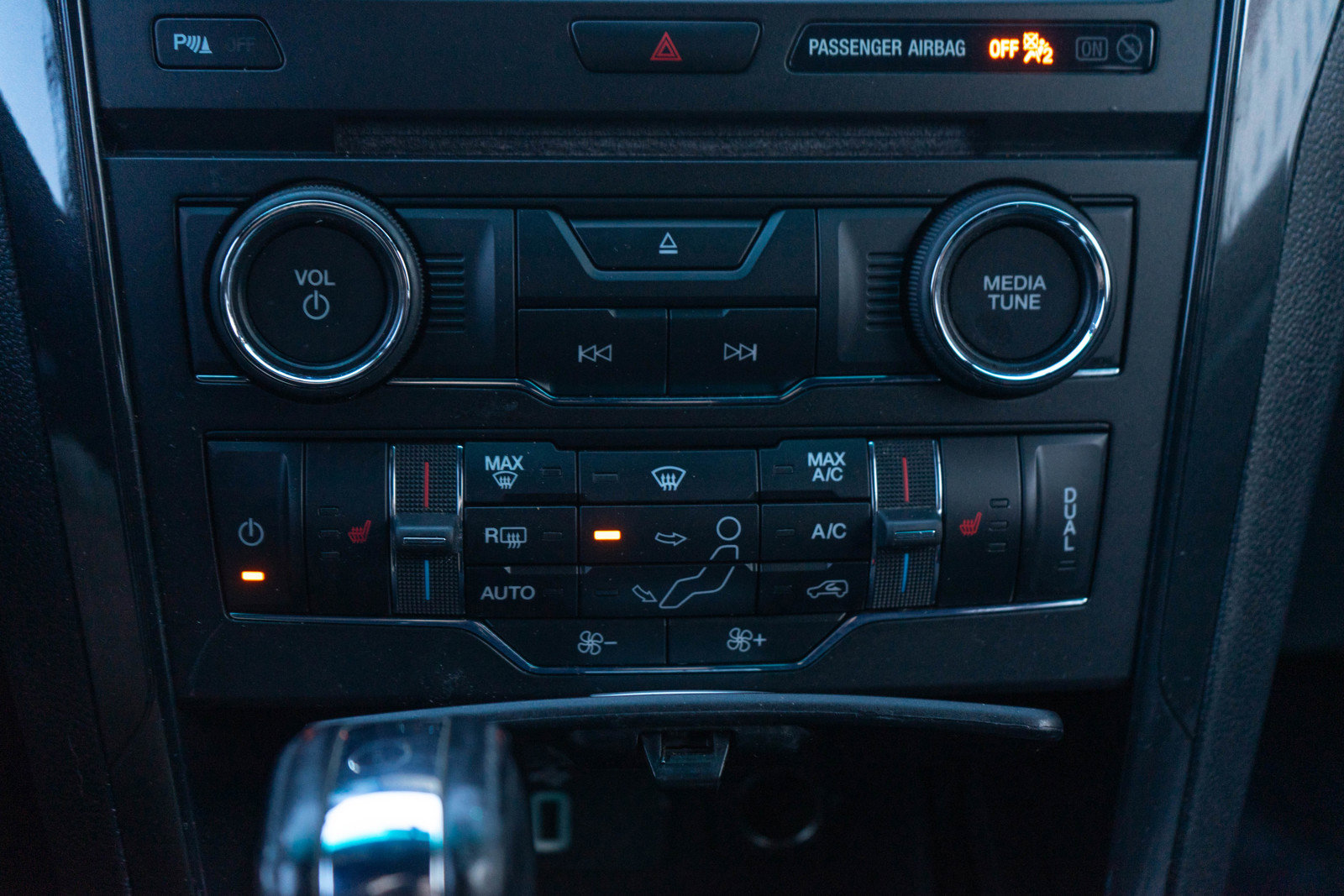 Used 2017 Ford Explorer XLT w/ Equipment Group 202A image 16