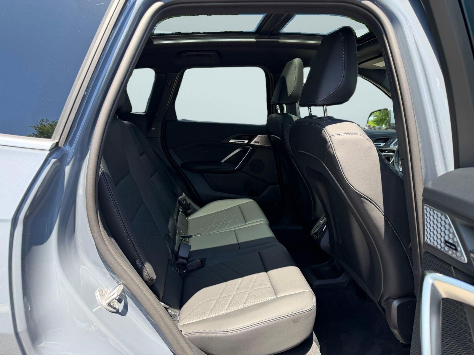Used 2025 BMW X1 xDrive28i w/ Convenience Package AWD/4WD image 29