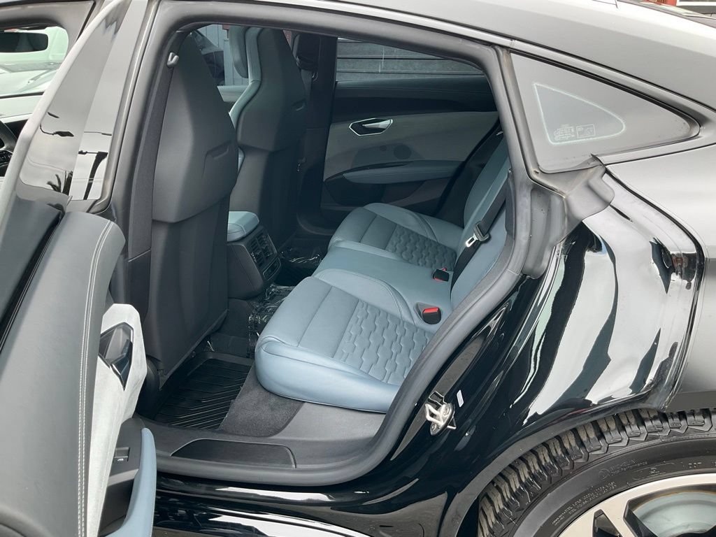 Used 2022 Audi e-tron GT Premium Plus AWD/4WD image 30