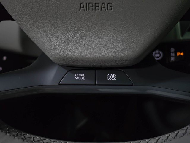 Used 2024 Kia EV9 Land image 24