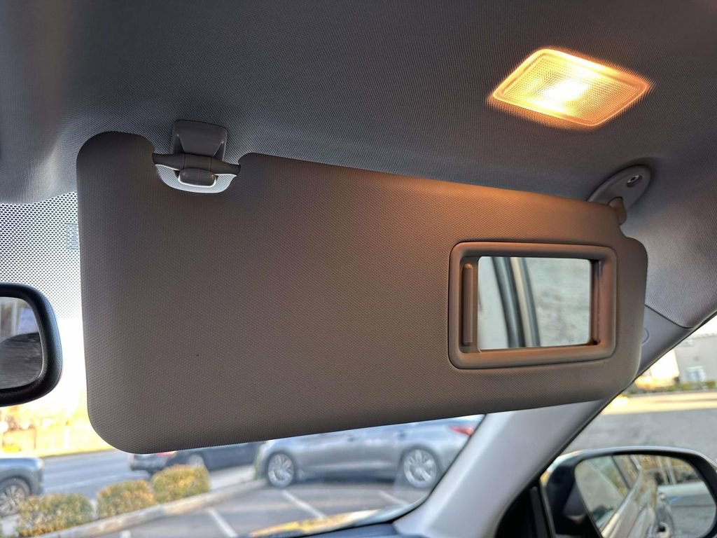 Used 2015 Toyota RAV4 Limited image 35