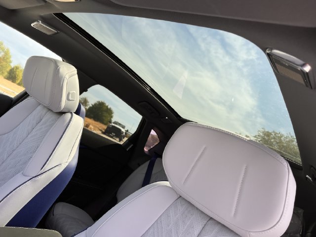 New 2027 Cadillac Optiq V w/ Deep Ocean Design Edition AWD/4WD image 18