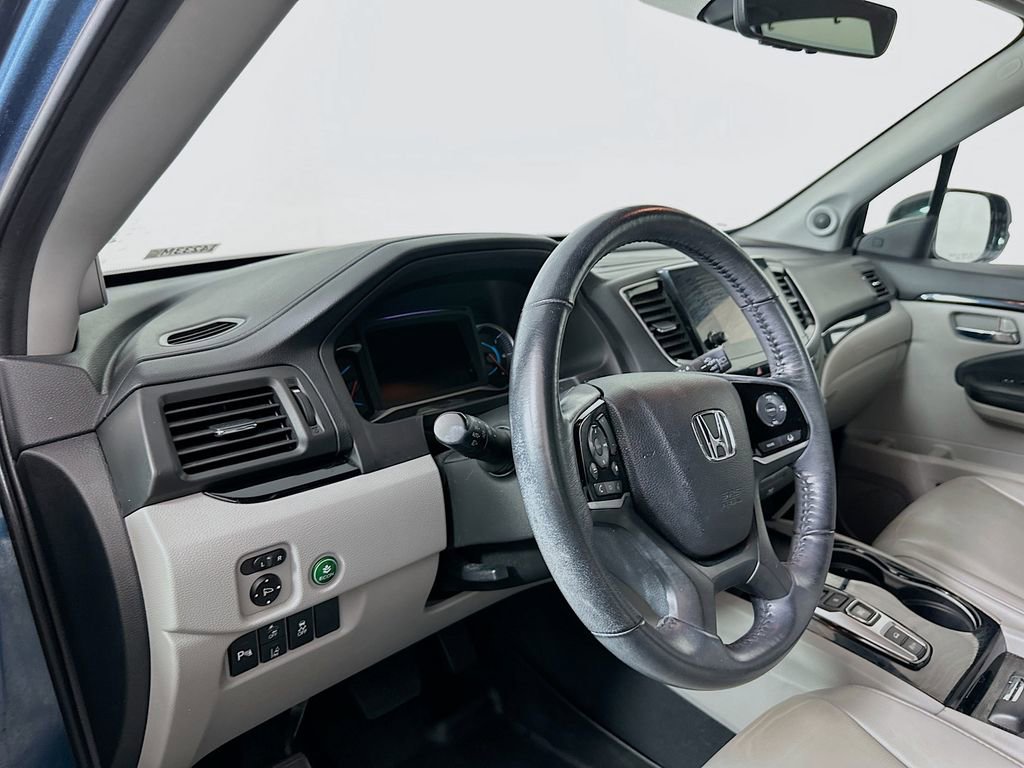 Used 2019 Honda Pilot Touring image 9
