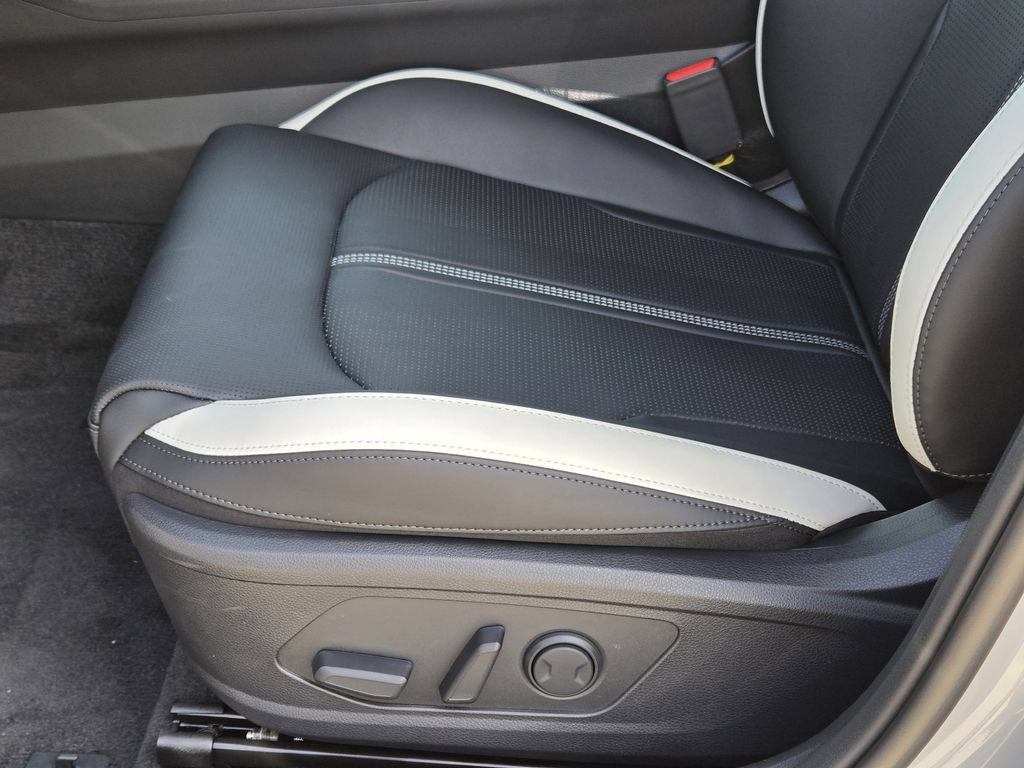 New 2026 Kia K5 GT-Line w/ GT-Line Premium Package FWD image 17