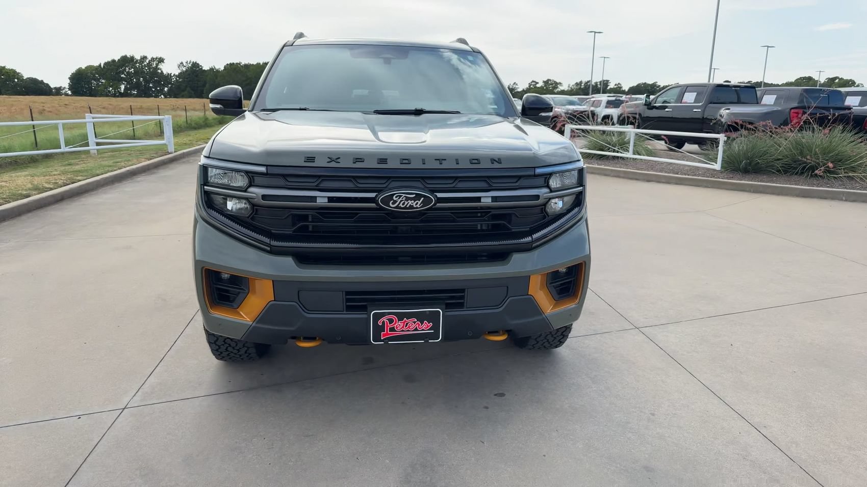 Used 2025 Ford Expedition Tremor AWD/4WD image 4