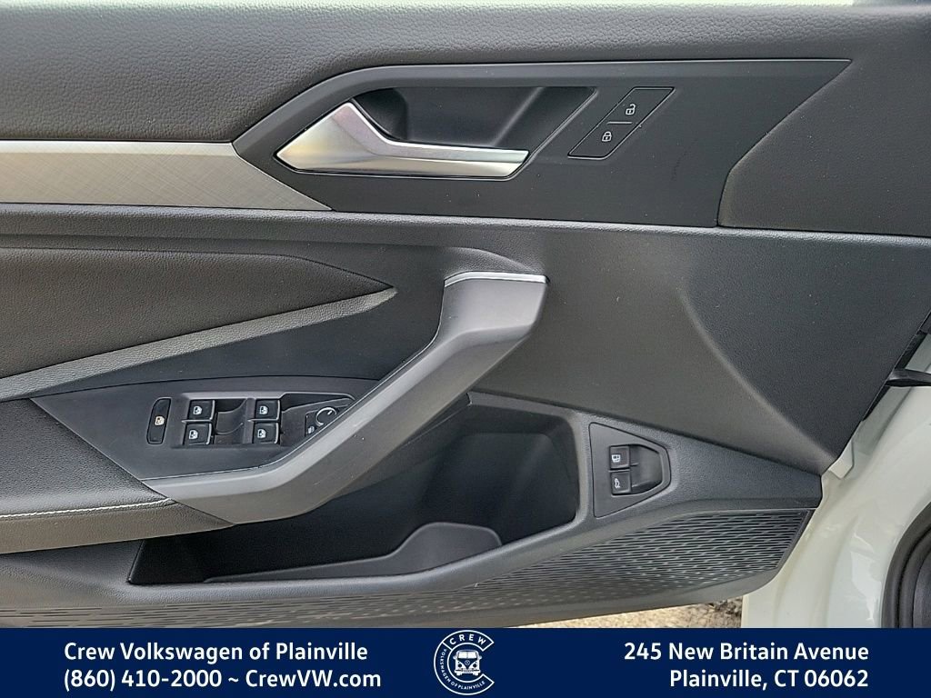 Certified 2023 Volkswagen Jetta SE w/ Panoramic Sunroof Package FWD image 40