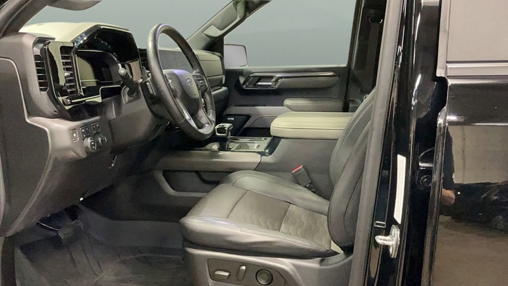 Used 2023 Chevrolet Silverado 1500 ZR2 image 10
