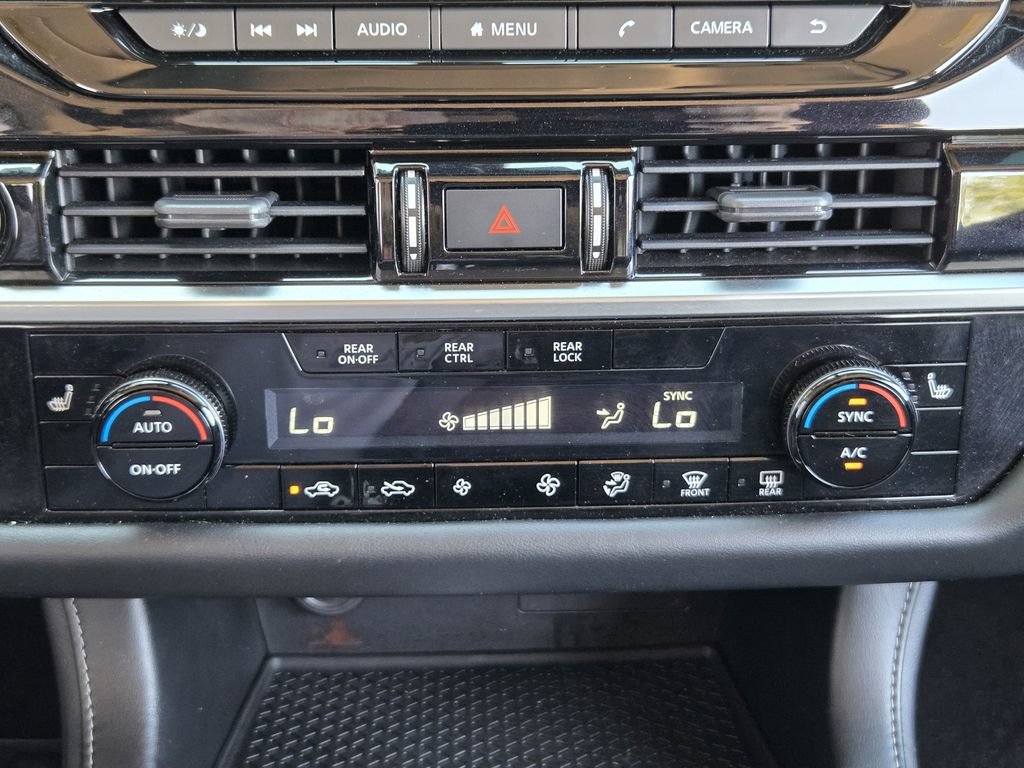 Used 2022 Nissan Pathfinder SV w/ SV Black Package FWD image 16