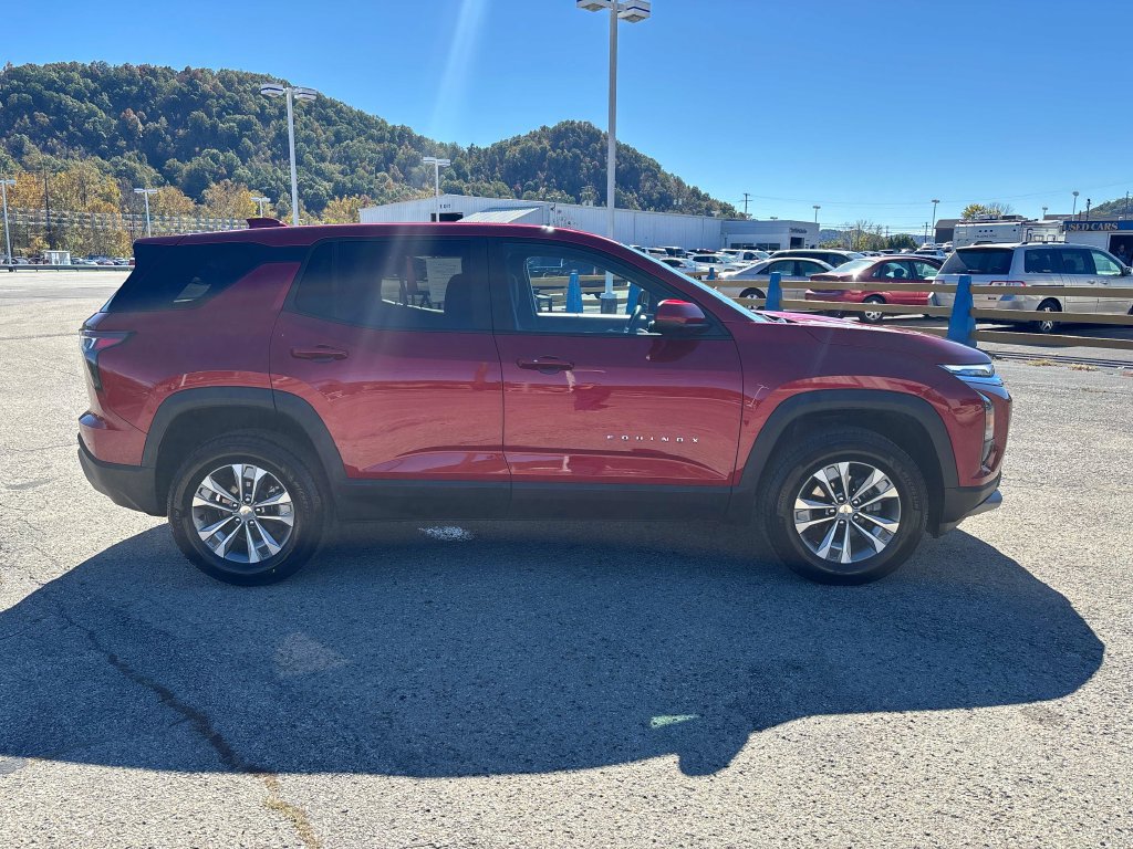 Used 2026 Chevrolet Equinox LT AWD/4WD image 6