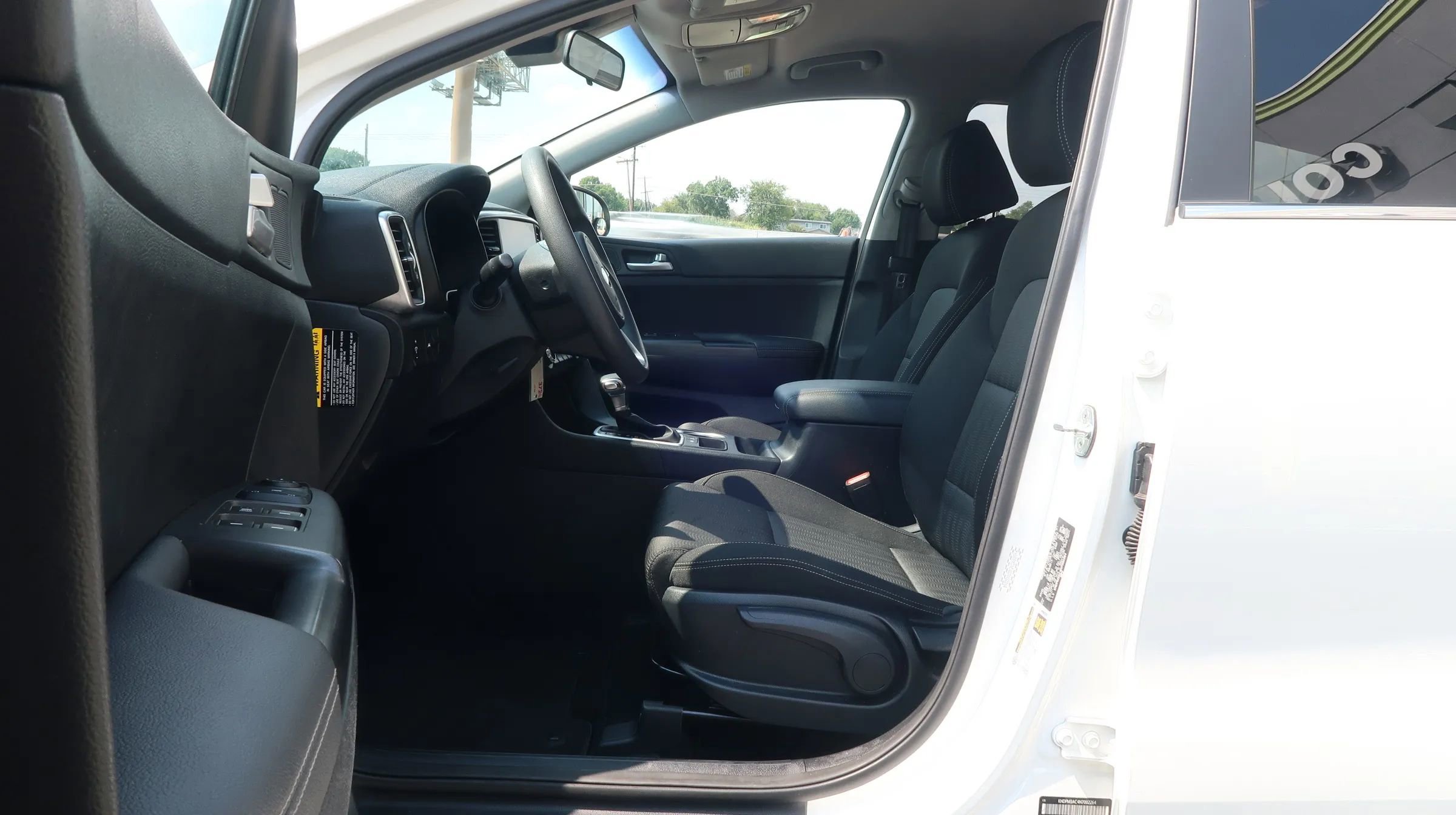 Used 2022 Kia Sportage LX image 16