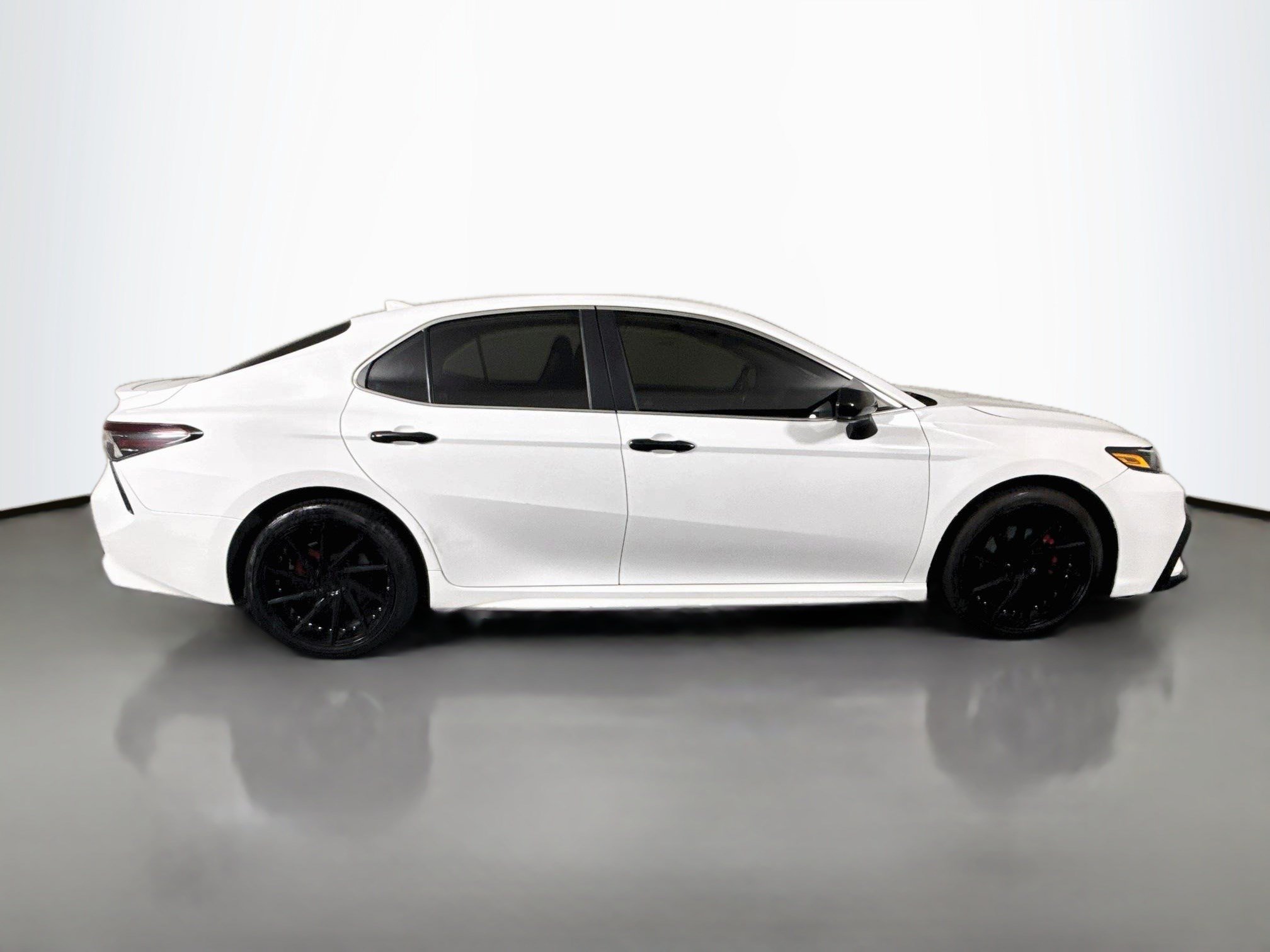 Used 2021 Toyota Camry SE FWD image 11