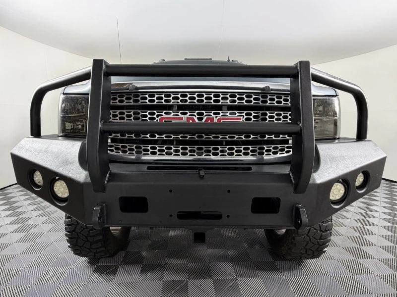 Used 2011 GMC Sierra 3500 Denali AWD/4WD image 3
