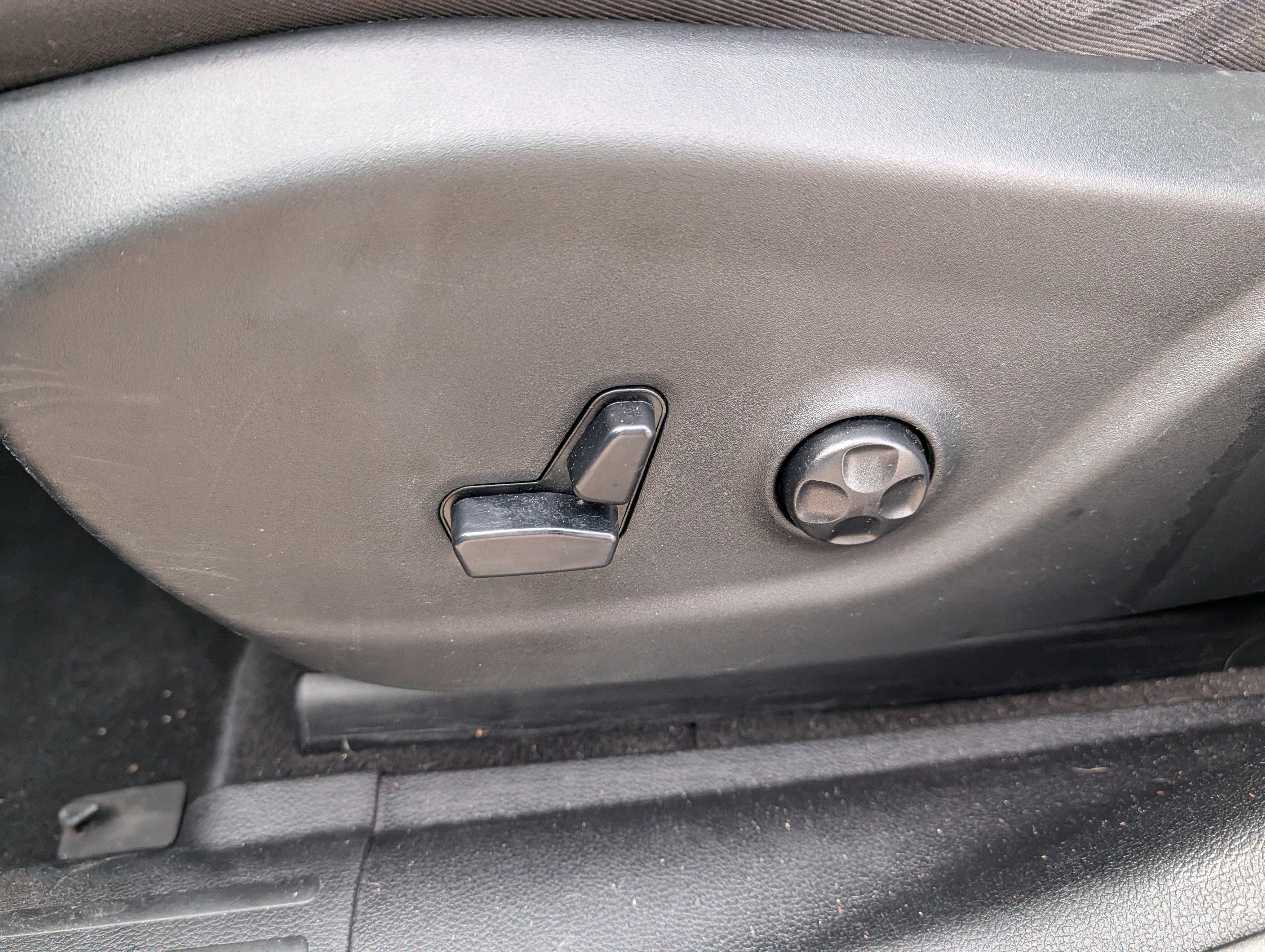 Used 2020 Jeep Cherokee Trailhawk w/ Comfort/Convenience Group image 22