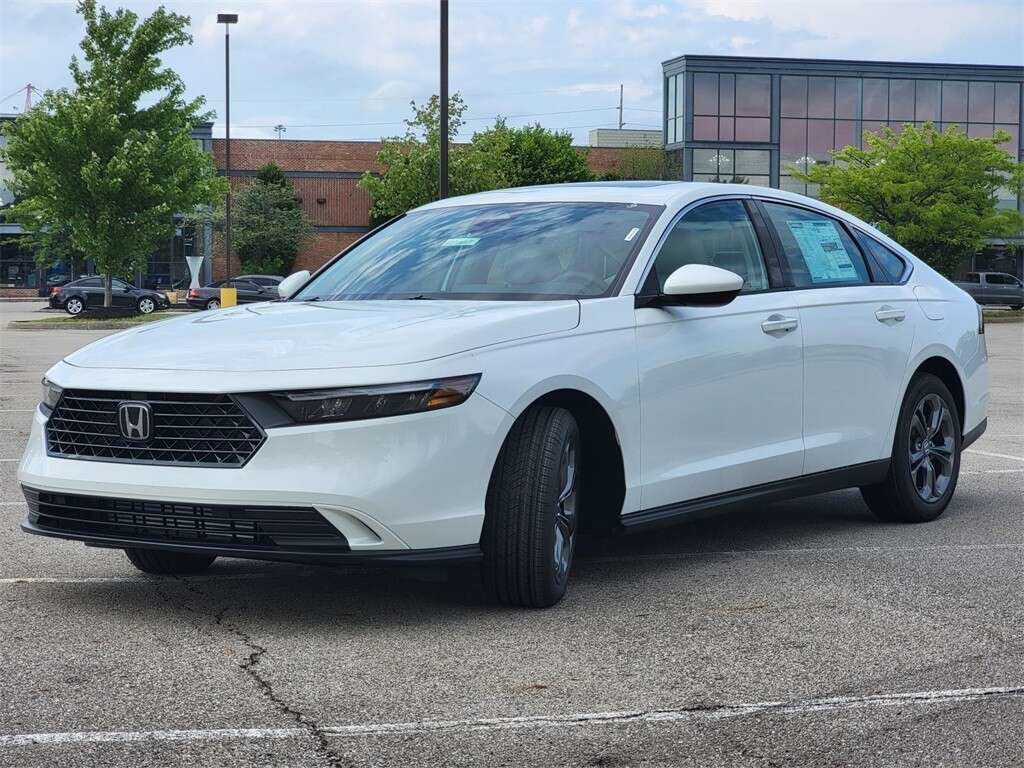 Used 2023 Honda Accord EX image 12