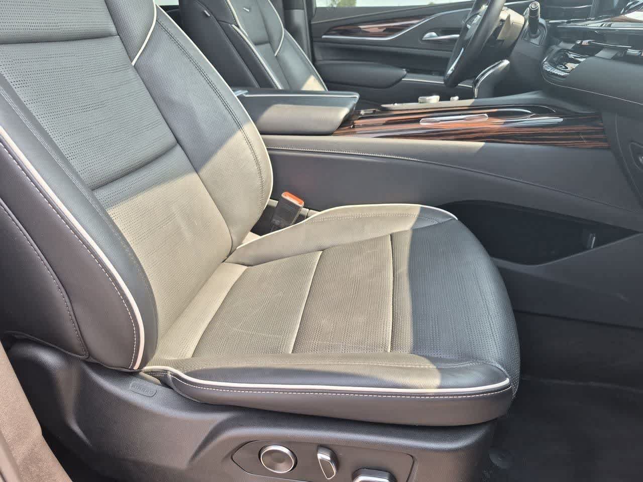 Used 2023 Cadillac Escalade ESV Premium Luxury AWD/4WD image 16