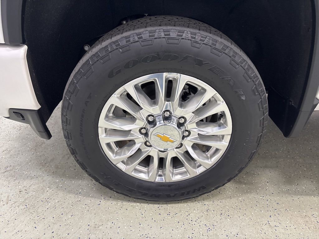 Used 2022 Chevrolet Silverado 3500 High Country w/ Z71 Off-Road Package AWD/4WD image 12