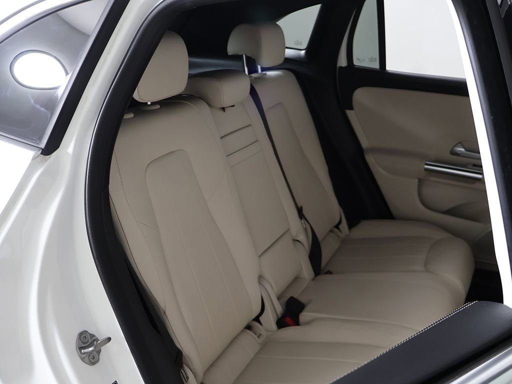 Used 2023 Mercedes-Benz GLA 250 4MATIC w/ Premium Package image 28