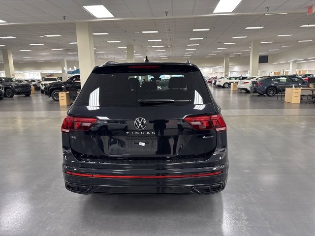 Used 2024 Volkswagen Tiguan SE R-Line image 6