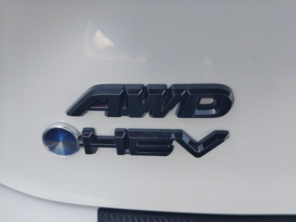 New 2026 Toyota Camry Hybrid AWD/4WD image 12