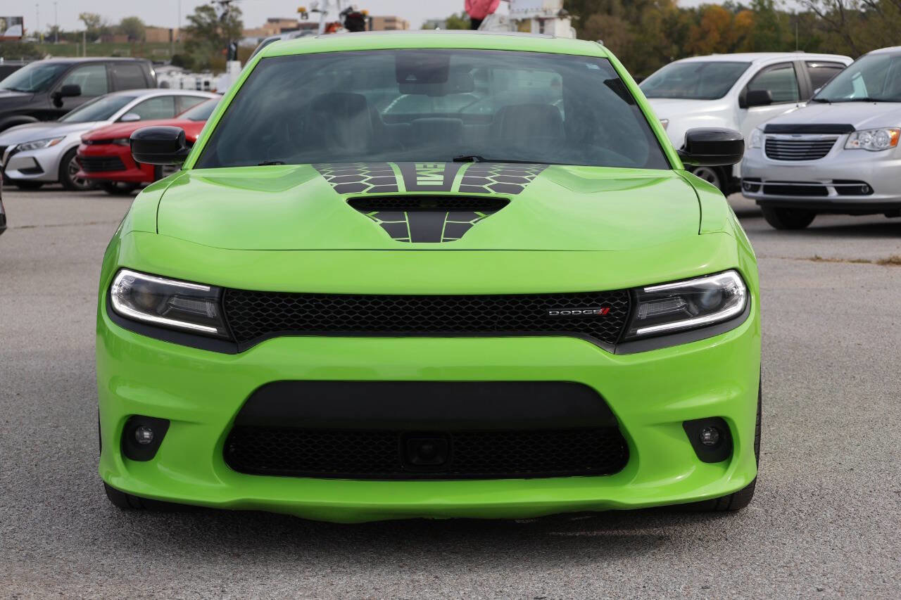 Used 2019 Dodge Charger R/T w/ Plus Group image 2