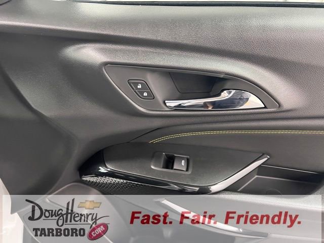 New 2025 Chevrolet Trax LT w/ Sunroof Package image 37