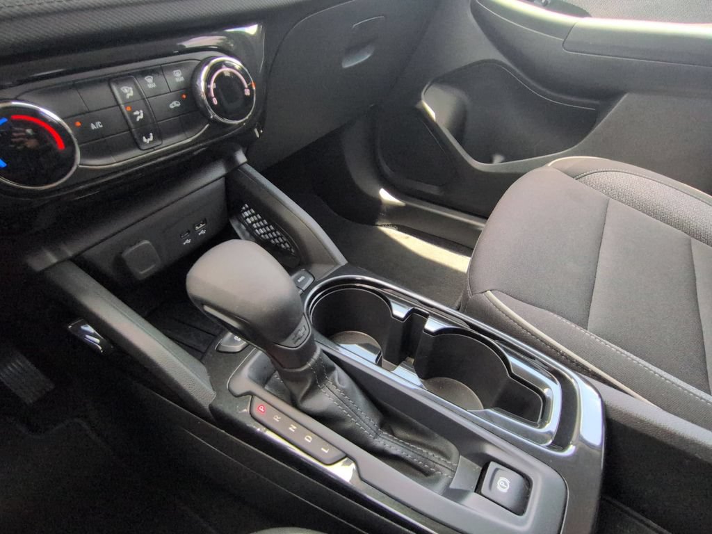 Used 2025 Chevrolet TrailBlazer LT AWD/4WD image 19