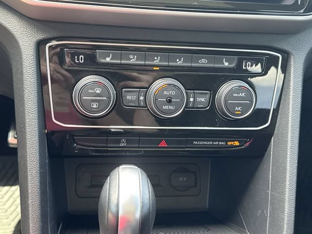 Used 2023 Volkswagen Atlas SEL R-Line AWD/4WD image 17