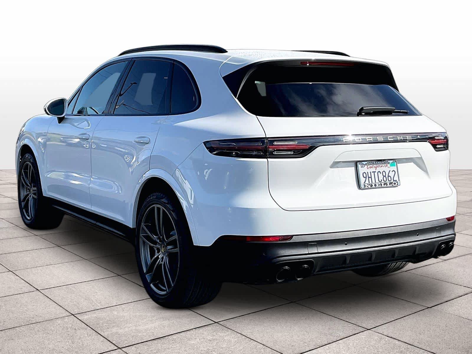 Used 2023 Porsche Cayenne Platinum Edition AWD/4WD image 14