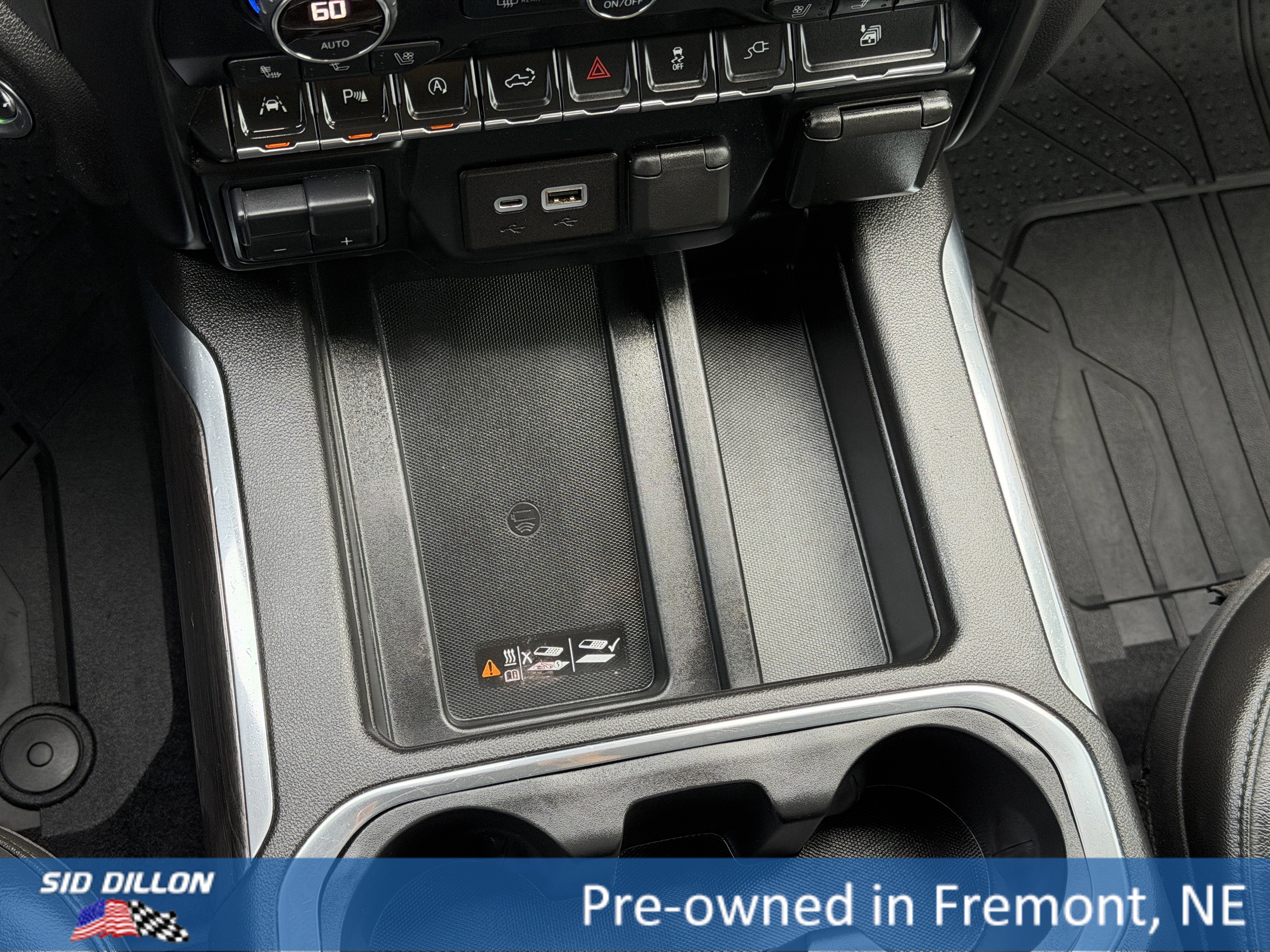 Used 2019 Chevrolet Silverado 1500 LTZ w/ LTZ Premium Package AWD/4WD image 15