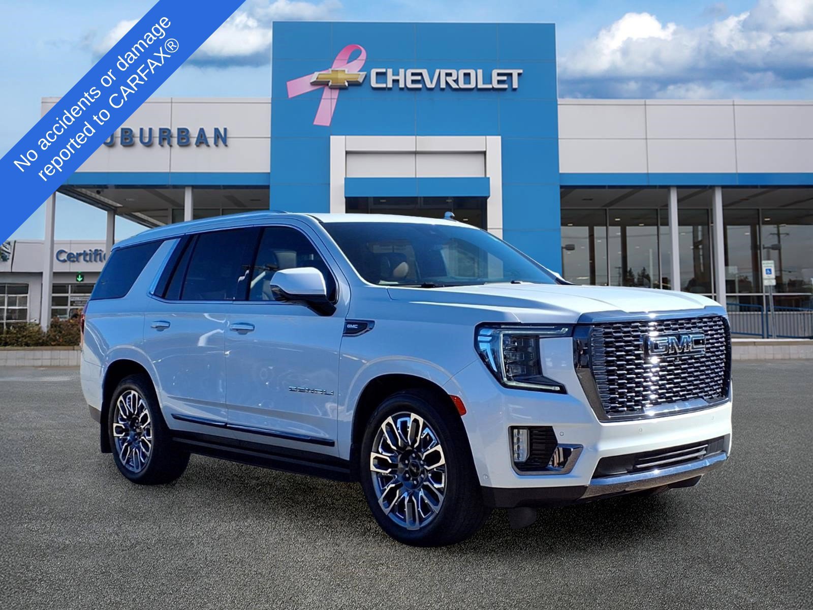 Used 2024 GMC Yukon Denali Ultimate AWD/4WD image 3