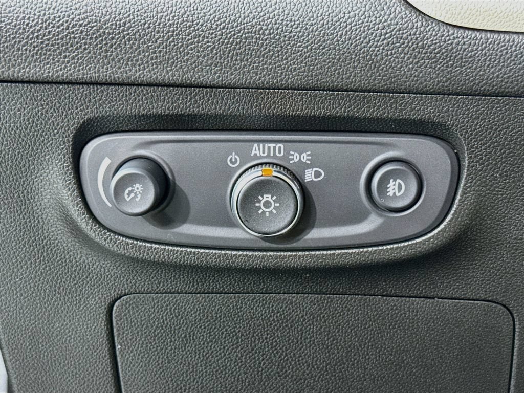 Used 2021 Buick Encore GX Select AWD/4WD image 18
