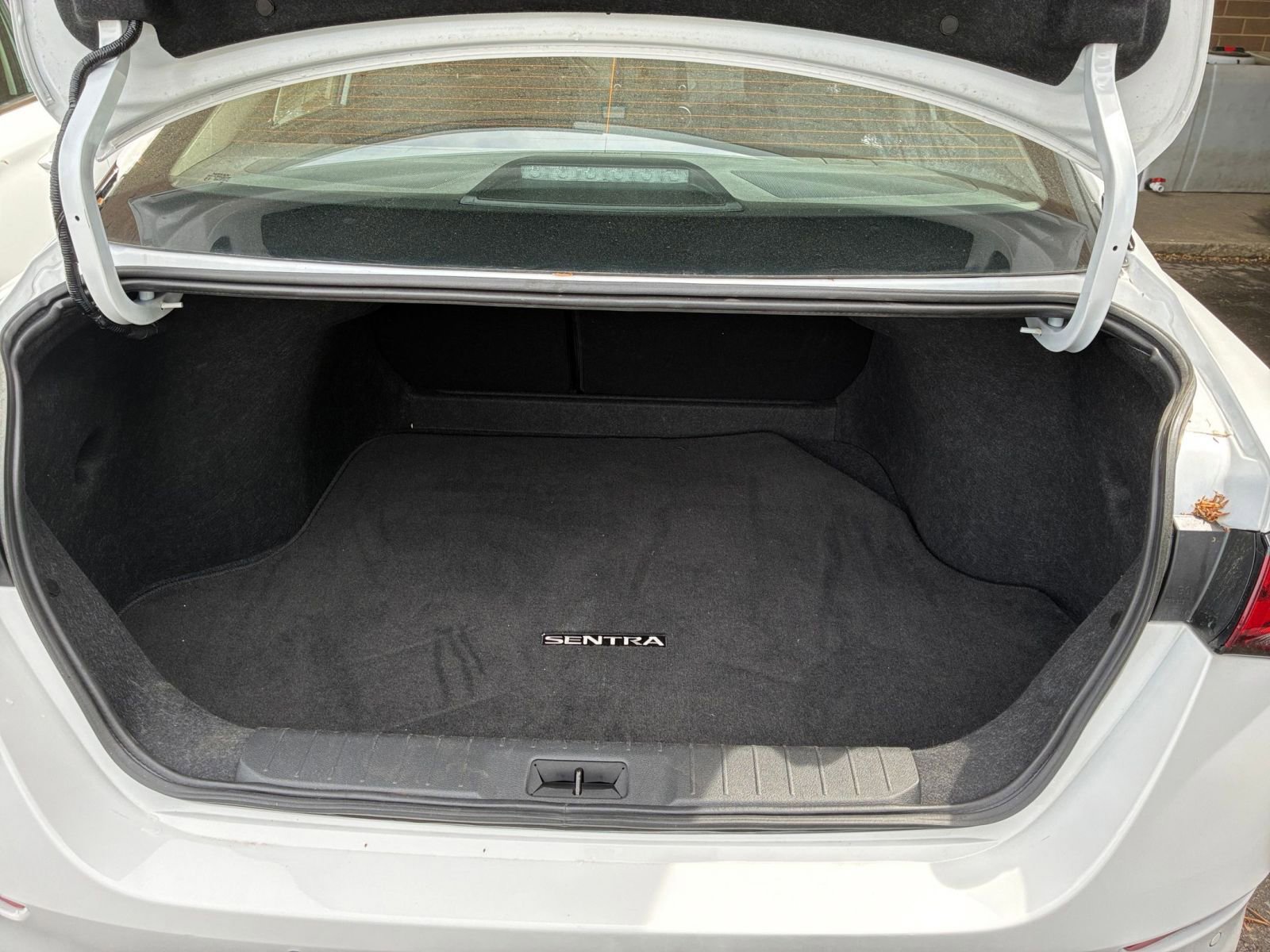 Used 2025 Nissan Sentra SV image 29