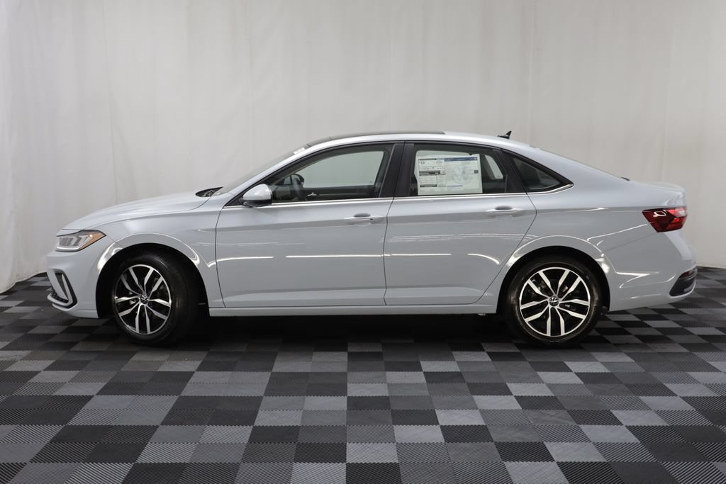 New 2027 Volkswagen Jetta SE FWD image 5
