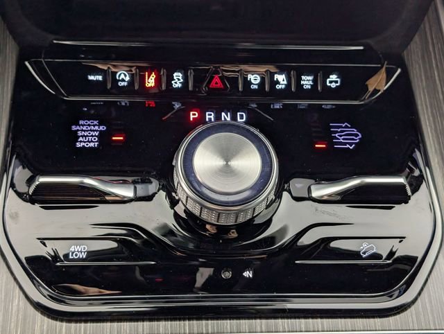 Used 2023 Jeep Wagoneer Series III w/ Convenience Group I image 23