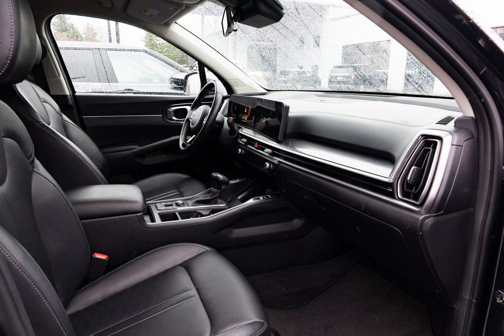 Used 2024 Kia Sorento S FWD image 23