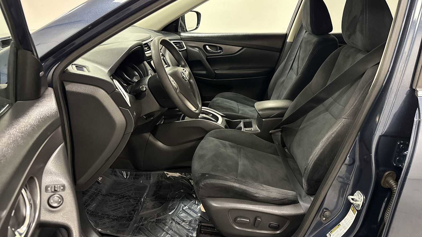 Used 2016 Nissan Rogue SV w/ SV Premium Package image 13