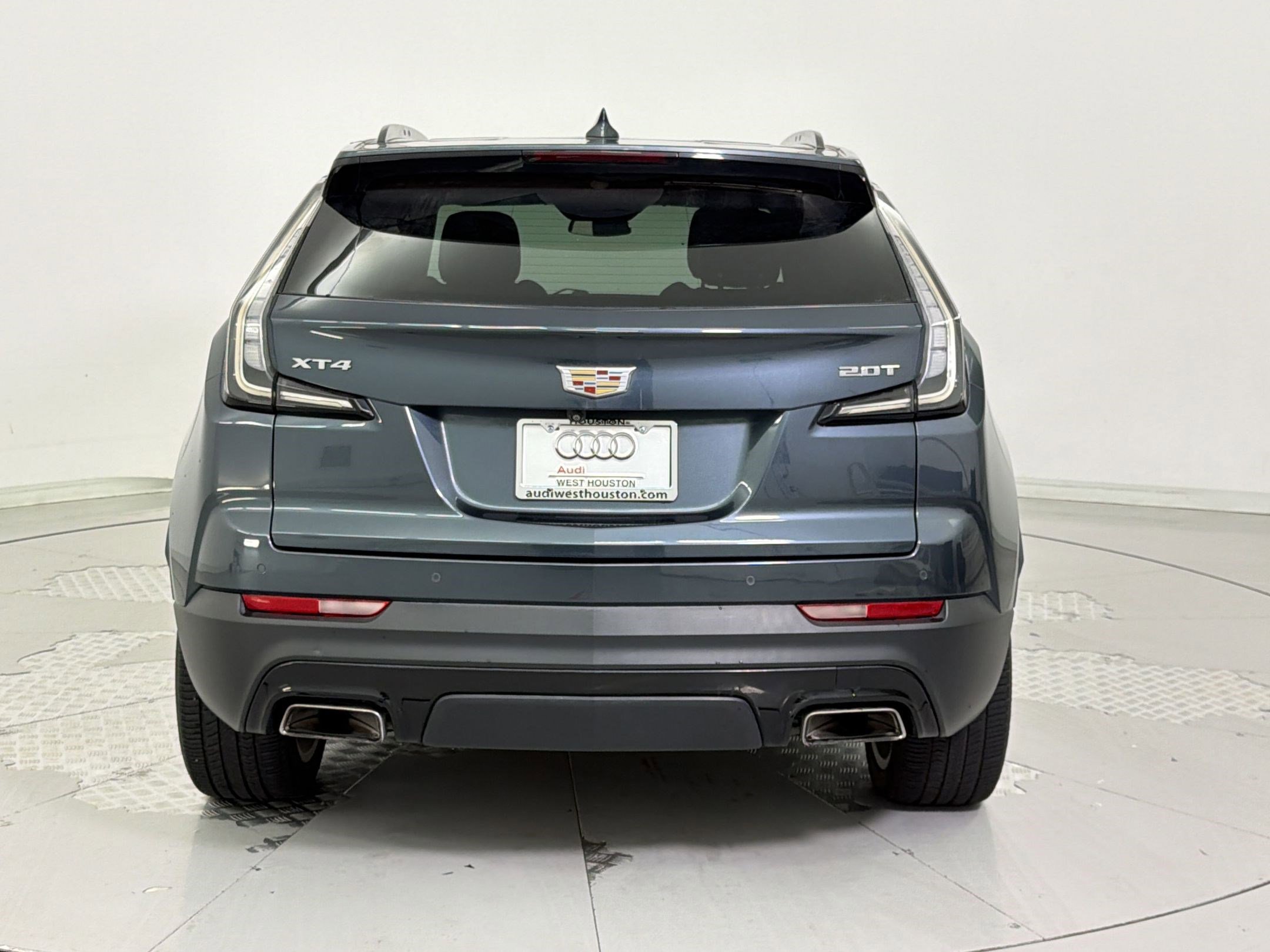 Used 2019 Cadillac XT4 Sport w/ Cold Weather Package FWD image 10