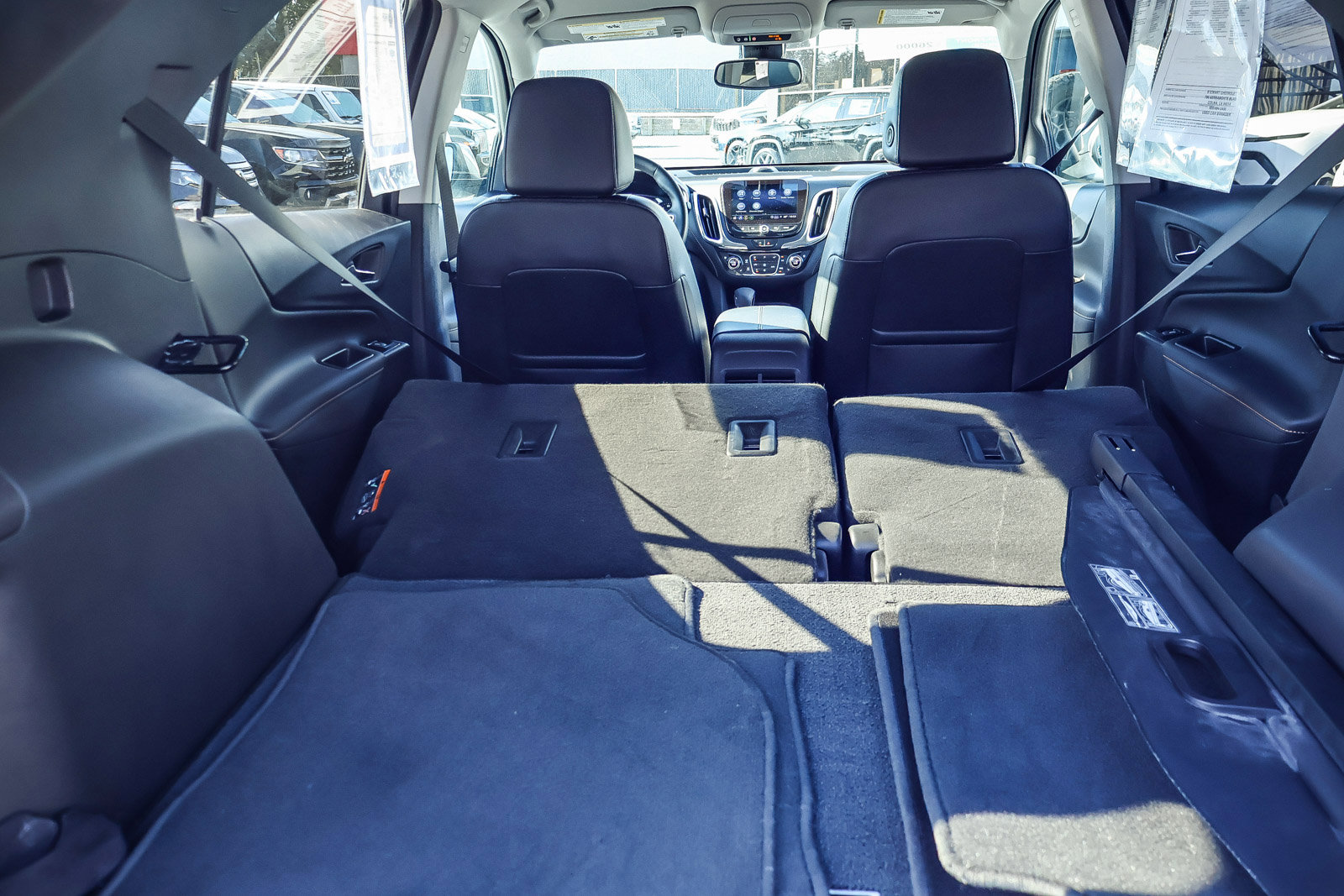 Used 2023 Chevrolet Equinox Premier image 17